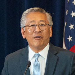 Помощник госсекретаря США Дональд Лу посетит Кыргызстан и Таджикистан