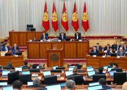 Депутаттар 100миңге чукул айлык ала баштады