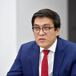 ЛГБТга жол жок! Эдил Байсалов күмөндүү ВИЧ/СПИД комитетин жоюуга убада берди