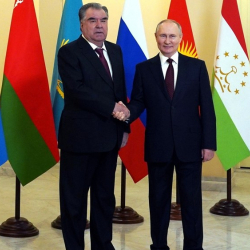 Владимир Путин пригласил Эмомали Рахмона на Парад 9 мая в Москве