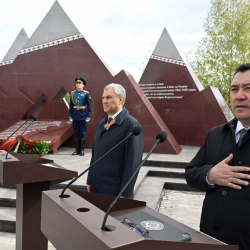 Ржев шаарында кыргызстандык жоокерлерге арналган мемориал ачылды