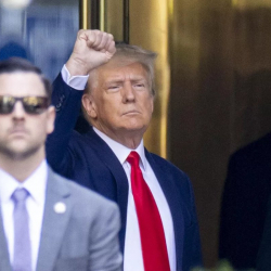 Трампа признали виновным по делу о попытке изнасилования журналистки