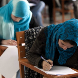 В Афганистане студенты призывают к открытию женских школ и университетов