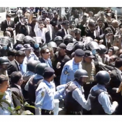 ВИДЕО - Пакистандын экс-премьер-министри күчөтүлгөн күзөт менен сотко келди