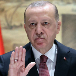 Эрдоган шайлоо алдында мамлекеттик кызматкерлердин айлыгын көтөрдү