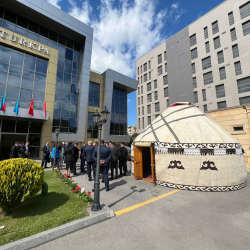 CҮРӨТ - ТүркПАнын башкы кеңсесине кыргыз боз үйү тигилди