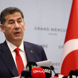 Кого поддержал экс-кандидат в президенты Турции во втором туре?