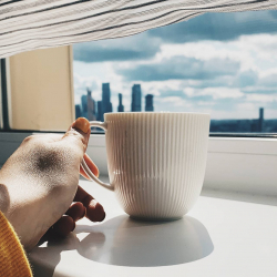 Врач назвал ускоряющий старение напиток