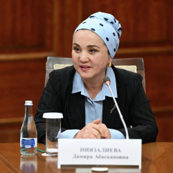 Дамира Ниязалиева интернетте тараган видео боюнча комментарий берди