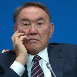 Казакстанда Назарбаевди кемсинтүү үчүн каралган кылмыш жоопкерчилиги алынат