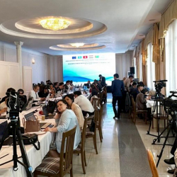 Чолпон-Атадагы саммитти чагылдырууга 70 чет элдик журналист келди