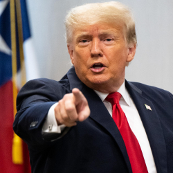 Трамп президент болуп калса, Орусия менен Украинанын ортосунда сүйлөшүүлөрдү уюштура турганын айтты