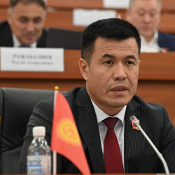 Жакынкы аралыкта Өмүрбек Бакиров мандатынан ажыратылышы мүмкүн...