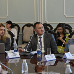 Жогорку Кеңеште гендердик теңчилик маселеси талкууланды