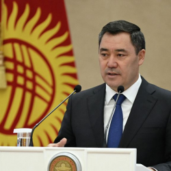 Садыр Жапаров: Кыргызстан жакын арада сомду өзү басып чыгара баштайт