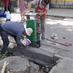 В Бишкеке устанавливают новые урны