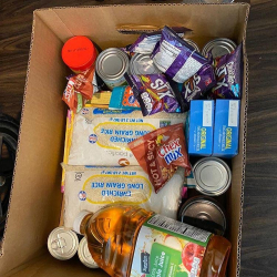 Гипермаркеты на Иссык-Куле переходят к бумажным и тряпочным пакетам