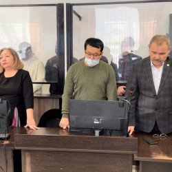 Каржы пирамидасы боюнча соттолгондор ачкачылык жарыялады