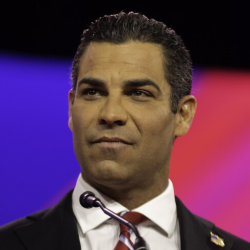 Майами шаарынын мэри Суарес АКШнын президенттигине ат салышат