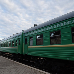 ВИДЕО - Түндө Бишкекте мас абалындагы жаш кыз поезд алдында калып, мерт кетти