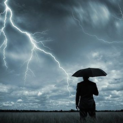 Сузакта 24 жаштагы жигитке чагылган тийип каза болду