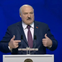 Лукашенко өкмөттү отставкага кетирем деп коркутту