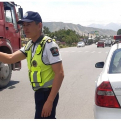 Недалеко от Бишкека в зонах отдыха милиция выставила блокпосты