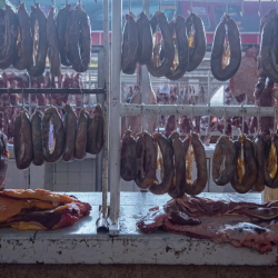 Кыргызстан төрт айда канча тонна ичеги-карын экспорттоду?