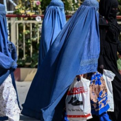 Талибдердин лидери: Ооган аялдарынын укуктары калыбына келтирилди