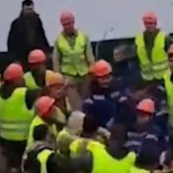 ВИДЕО - Россияда 300дөй кыргыз-тажик мигрант мушташты. Себеп?