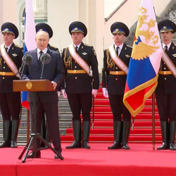 ВИДЕО - Владимир Путин: Военные встали на пути смуты и остановили гражданскую войну