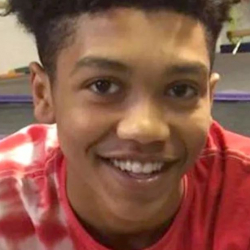 Париждин алдындагы Нантерде полиция өспүрүмдү атып өлтүрүп алды