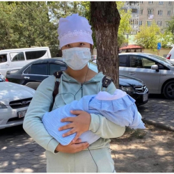 Зордуктоонун курмандыгы болуп, 15 жашында эне болгон кыз жардамга муктаж