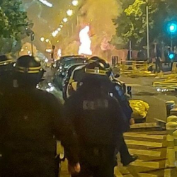 Франция кайрадан тынч эмес. Бир түндө 421 киши кармалды