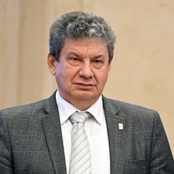 №61 мектептин мурдагы директору Юрий Низовскийге карата сот өкүмү чыкты