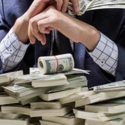 Дүйнөдөгү эң бай адам аныкталды