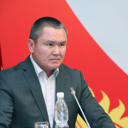 Мэр города Ош пригрозил назвать имена тех, кто строит многоэтажки с нарушениями