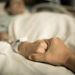 Апасы кызына майрамга карата бөйрөгүн белек кылган