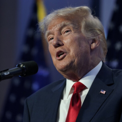 Трамп Ак үйдөгү кокаин Байден жана анын уулу үчүн экенин айтты