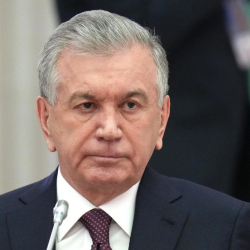 Переизбранный Мирзиеев уволил 17 руководителей администраций, компаний и ведомств Узбекистана