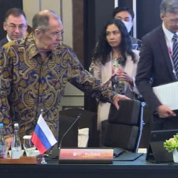 ВИДЕО - Лавров и Блинкен приняли участие в совместном заседании в Джакарте