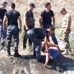 Баткенде милиционерлер каналга агып бара жаткан аялды куткарып калышты