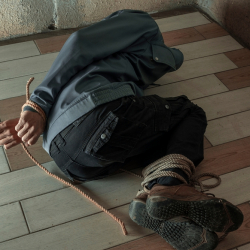 Ысык-Көлдө 12 жаштагы баланы уурдап, 300 миң доллар талап кылышкан