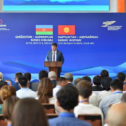 Бакыт Төрөбаев: Кыргызстан Азербайжандан инвестиция тартууга кызыкдар