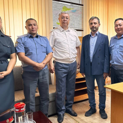 Милиция кызматкерлери Россиядан келген турист уурдаткан 2 телефонун таап беришти