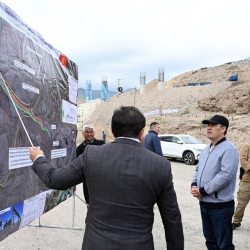 Президент Жапаров поручил модернизировать АПП «Иркештам» для увеличения его пропускной способности