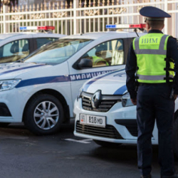 Ошто патрулдук милиция кызматкерлери өз башчысына каршы нааразылык акциясына чыкты