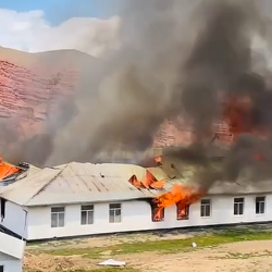 ВИДЕО - Кара-Кулжада мектеп өрттөндү