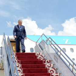 Президент Узбекистана посетит Азербайджан в августе