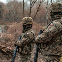 Польша Беларус менен чек арасындагы аскерлеринин санын 10 миңге чейин көбөйтөт